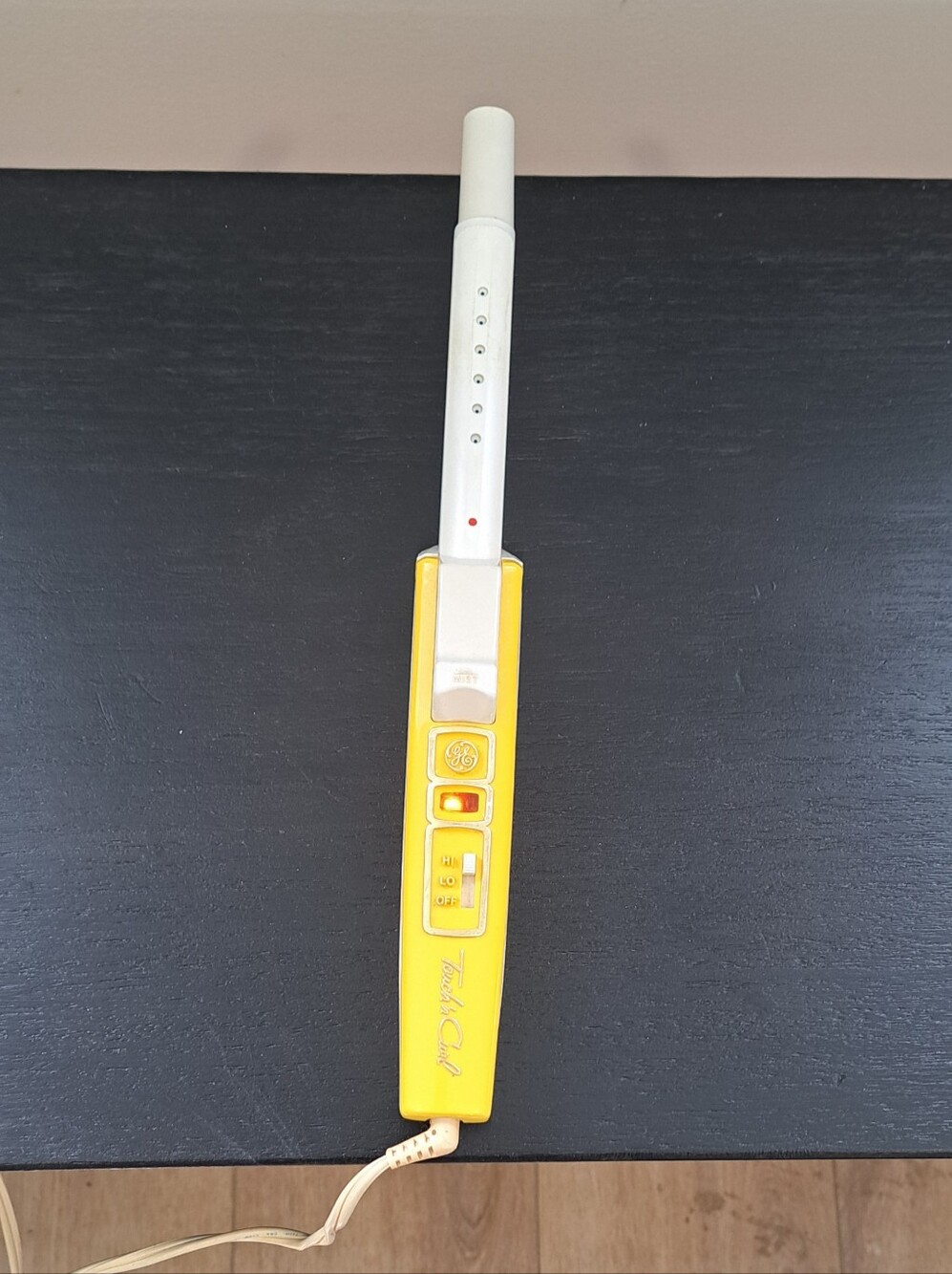 Vtg. 70s General Electric Touch N Curl Yellow Curling Iron With Misting Retro.